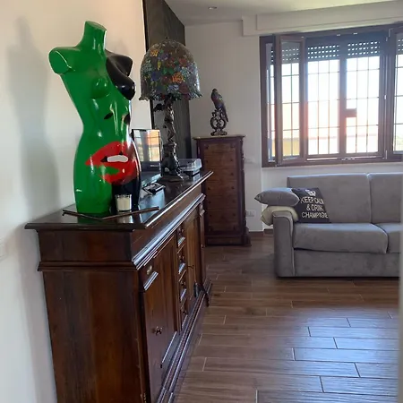A Casa Di Leo-intero * Marino