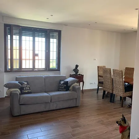 A Casa Di Leo-intero Marino